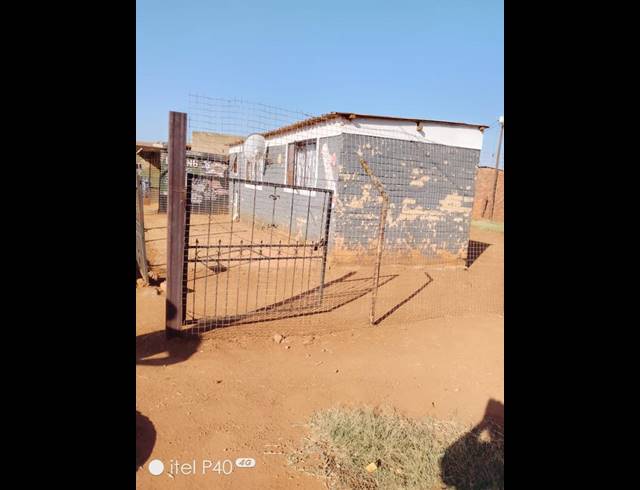 1 BEDROOM HOUSE FOR SALE IN LAKESIDE